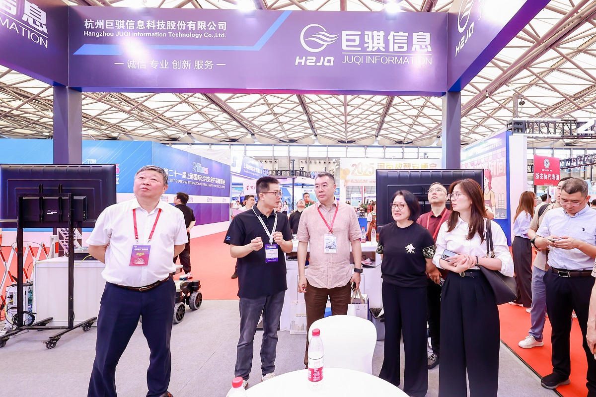 1722906013692639.jpg 775A5583.jpg